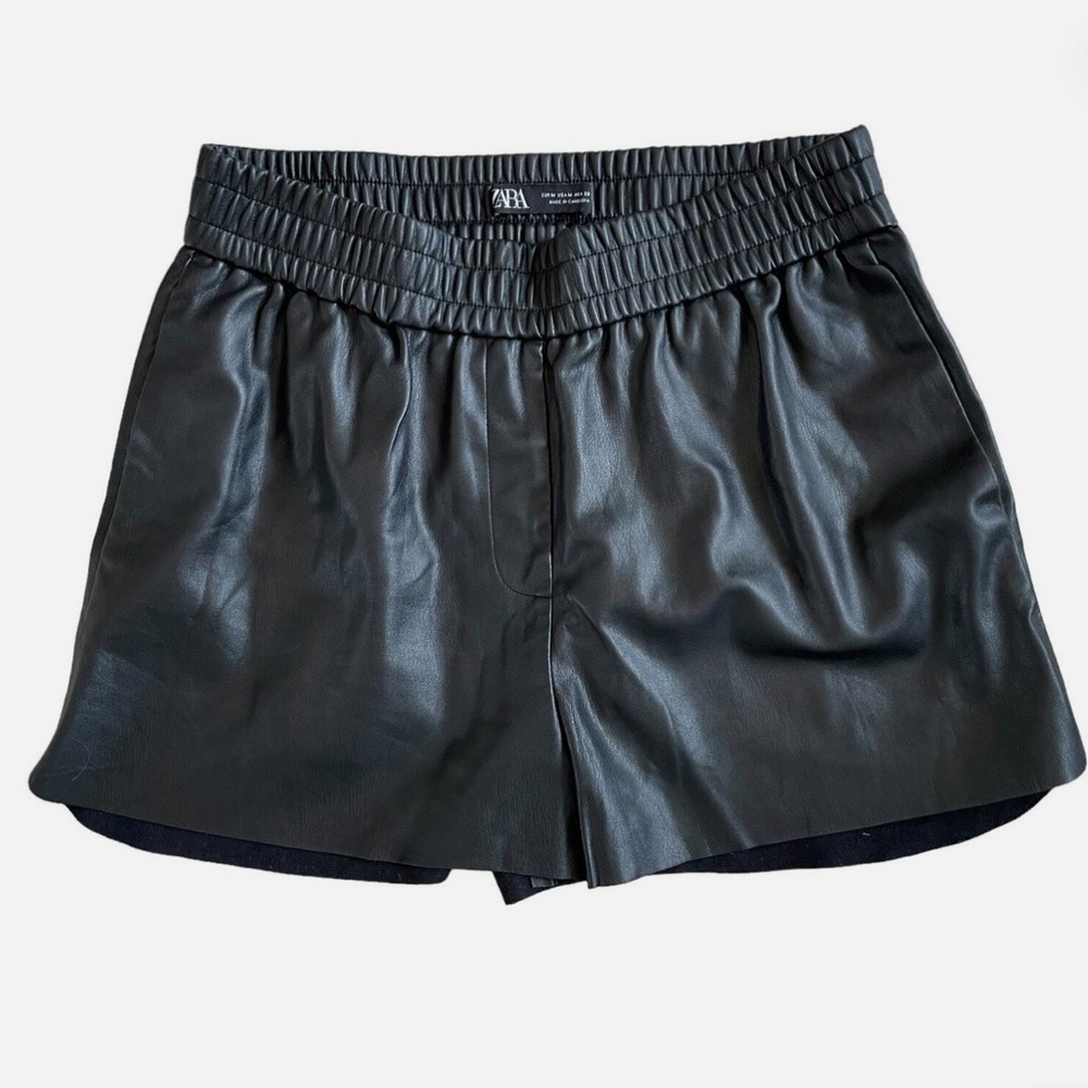 ZARA Women's High Waist Black Faux Leather Shorts Wide Waistband Size Medium
